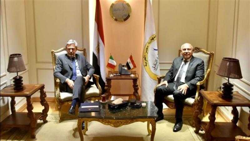 وزير النقل يبحث مستجدات تسيير خط «رورو» للحاصلات بين مصر وإيطاليا