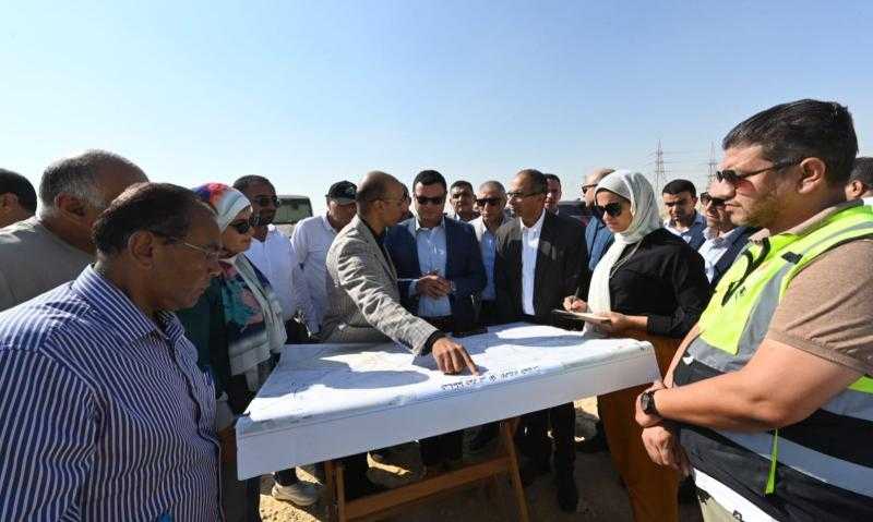 وزير الإسكان يتفقد أعمال المرافق بالامتداد الجنوبي بالقاهرة الجديدة